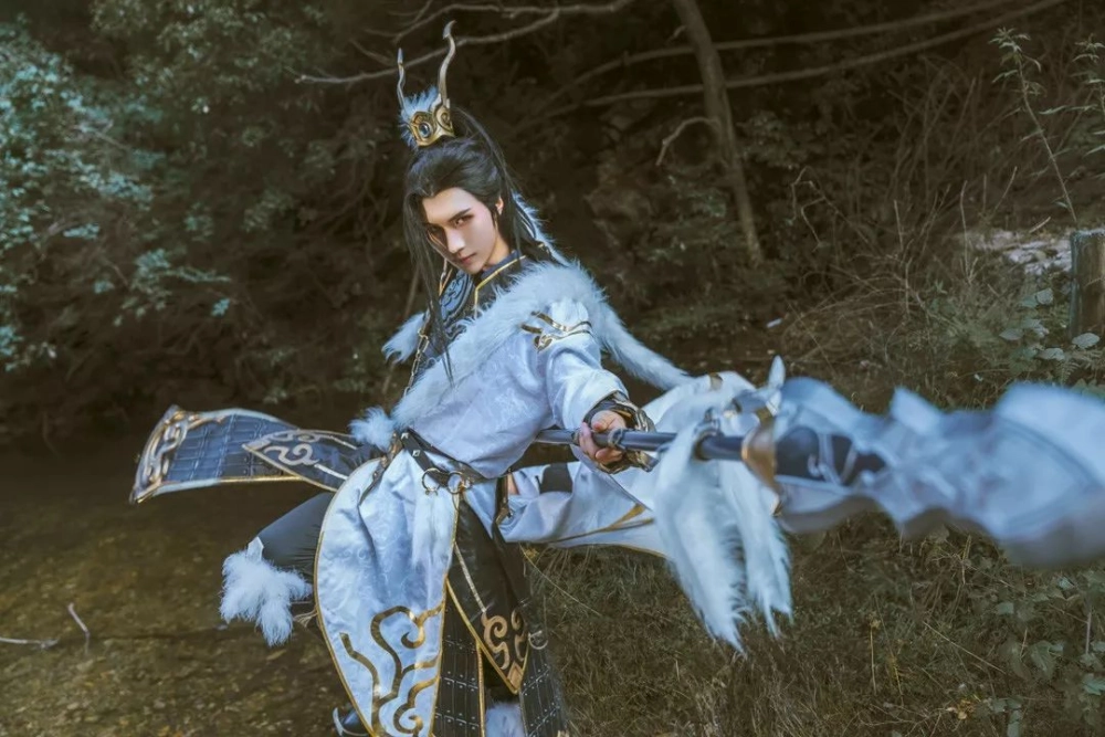 Ảnh Tiêu Thiên ngầu với thần thái đỉnh cao