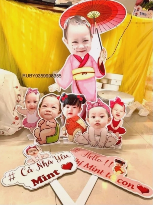 Ảnh chibi bé gái đang đọc sách