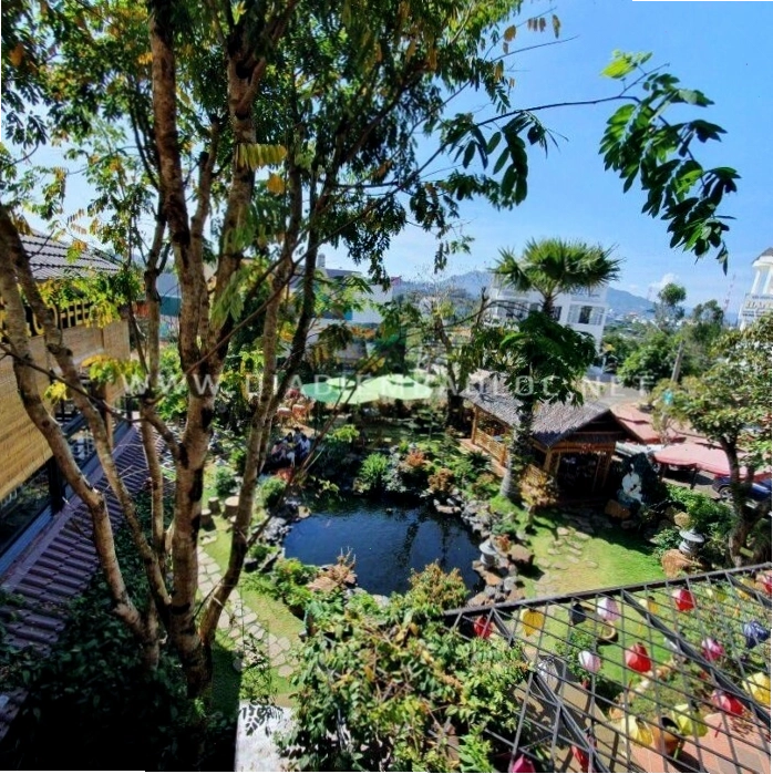 Bàn ghế được bố trí hợp lý