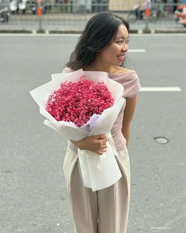 Bó hoa baby hồng kích thước nhỏ theo phong cách chibi