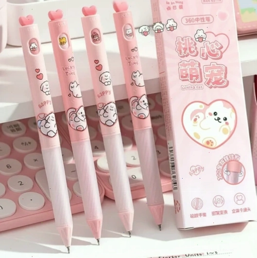 Đồ dùng học tập phong cách kawaii với họa tiết dễ thương