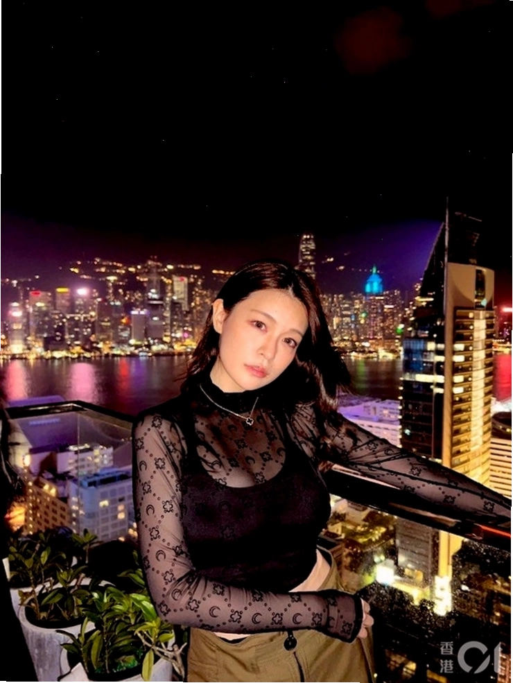 Mary Tachibana khoe đường cong quyến rũ