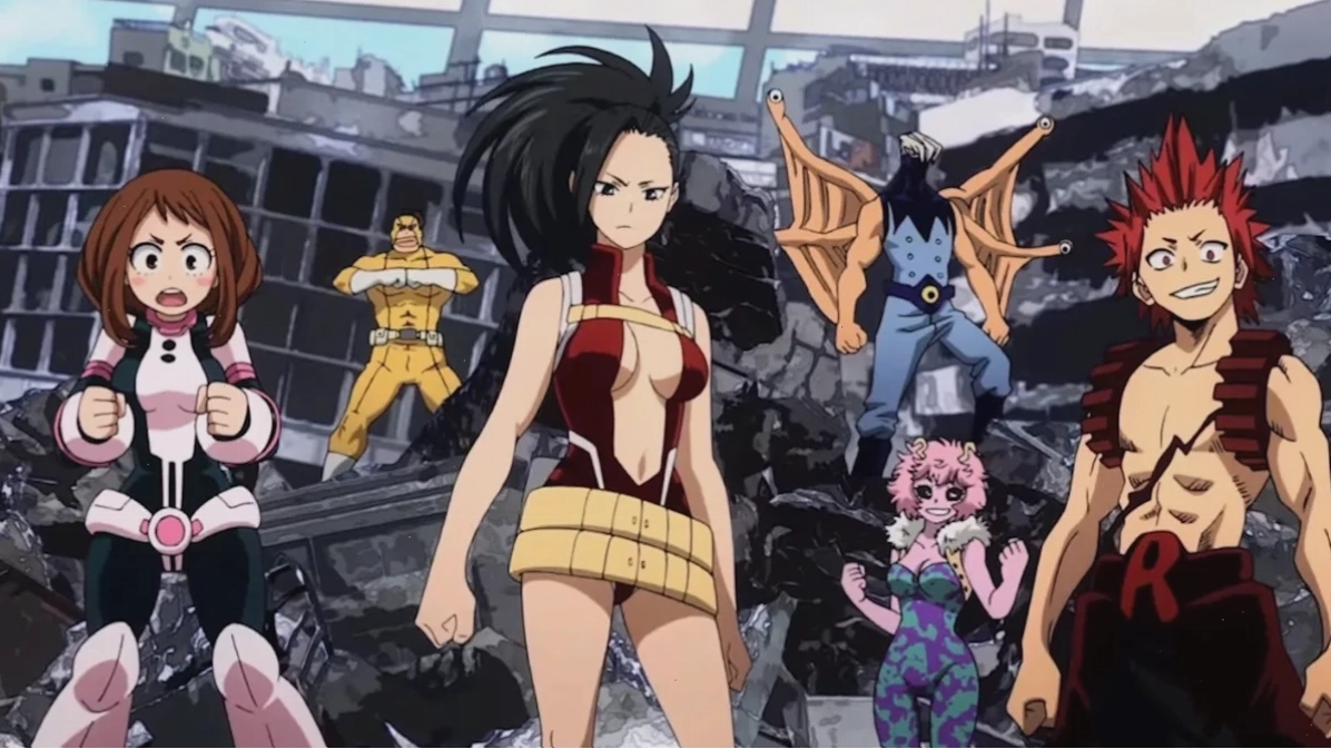 Momo Yaoyorozu bên cạnh bạn bè