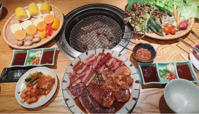 Set lẩu và nướng hấp dẫn tại Gyu Shige