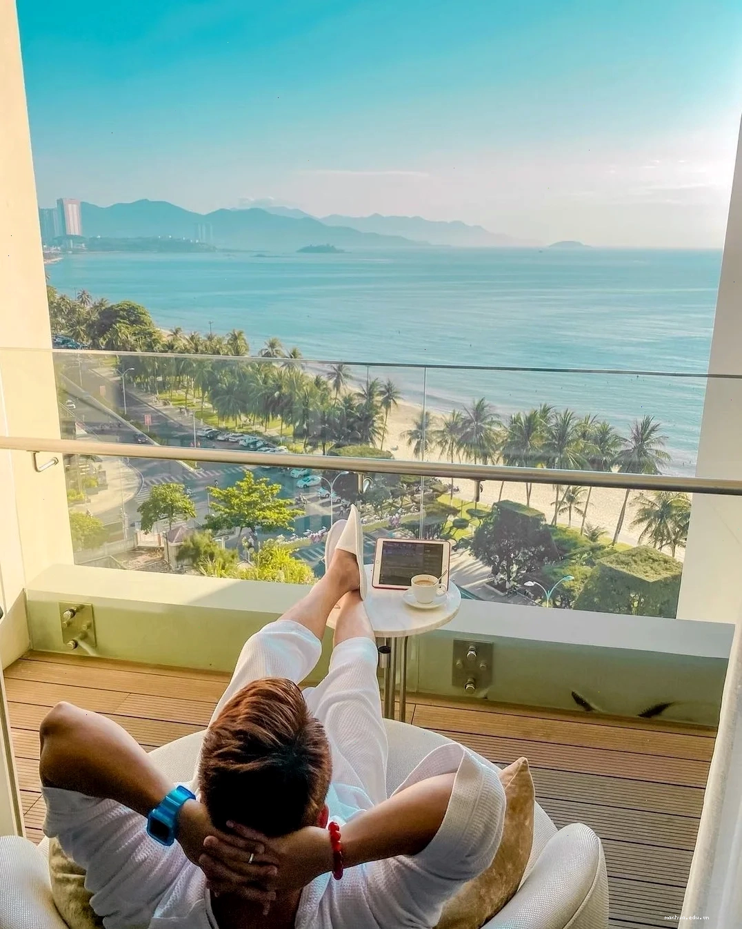 Bữa sáng sang trọng tại khách sạn Nha Trang view biển đẹp